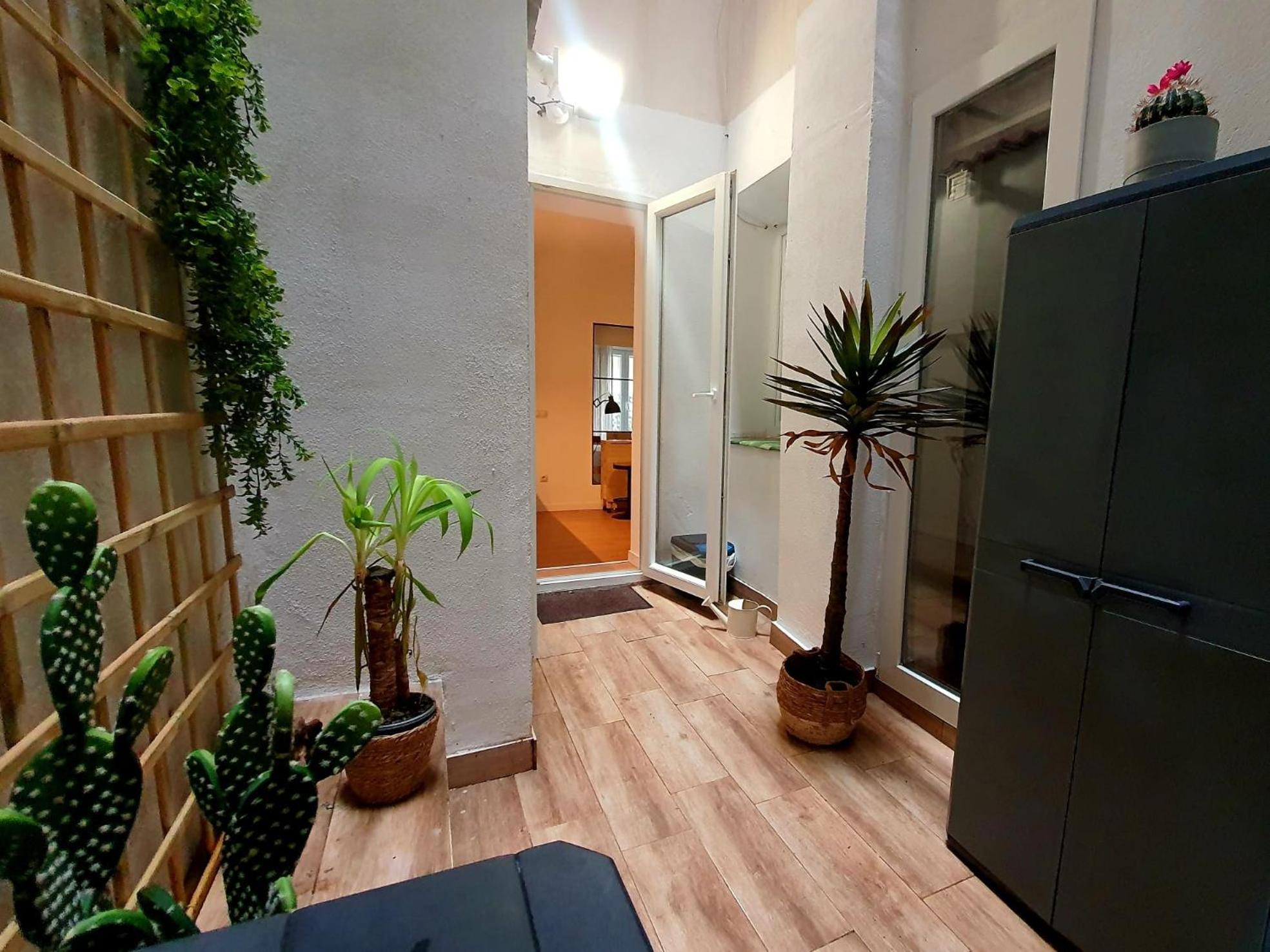 Rentadore Atocha Suites Madryt Zewnętrze zdjęcie